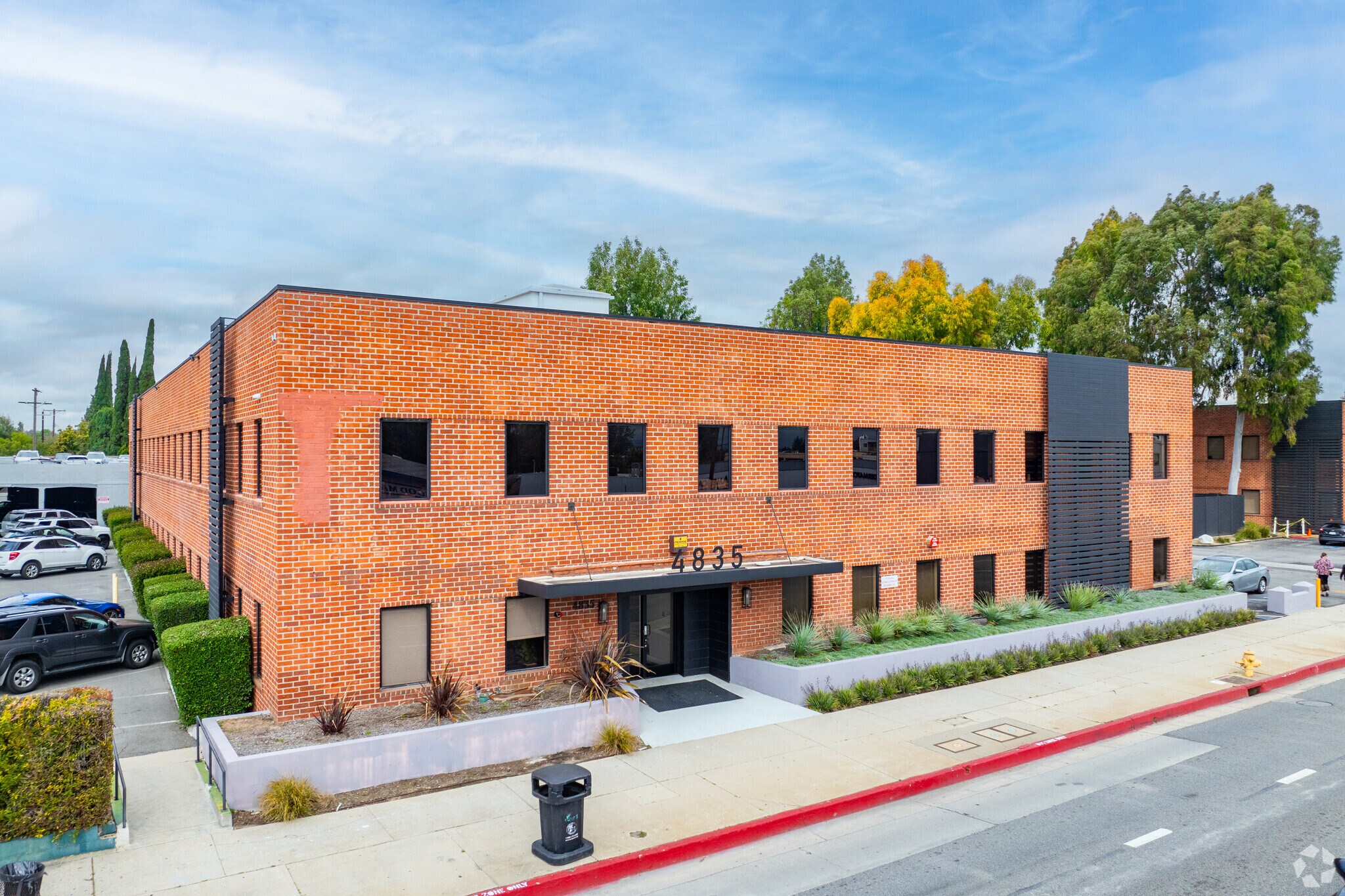 4835-4849 Van Nuys Blvd, Sherman Oaks, CA à louer Photo principale– Image 1 sur 3