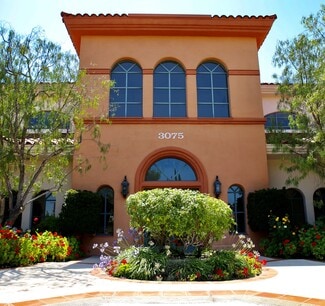 Plus de détails pour 3055-3095 E Thousand Oaks Blvd, Thousand Oaks, CA - Bureau, Local commercial à louer