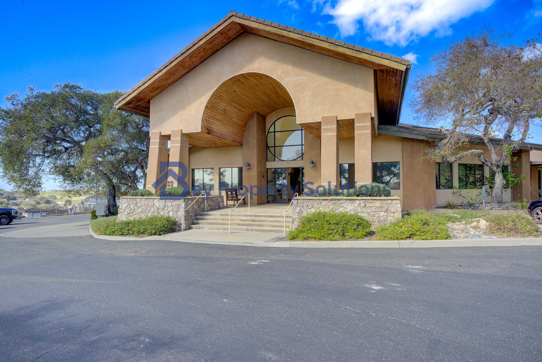 567 Camino Mercado, Arroyo Grande, CA à louer Photo principale– Image 1 sur 10