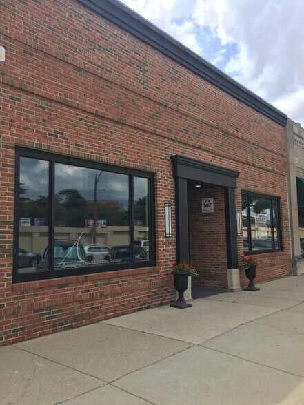 36 Main St, Park Ridge, IL à louer - Photo de l’immeuble – Image 1 sur 8