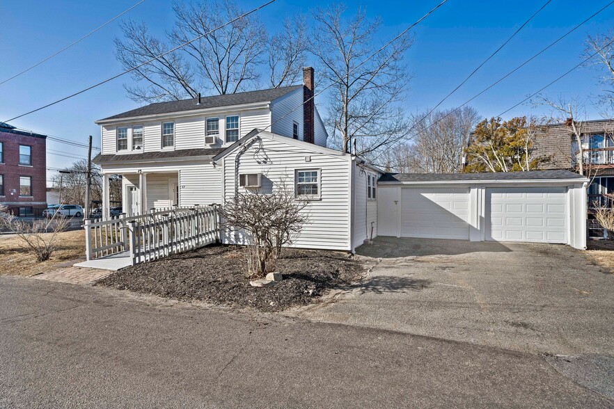 17 North Ave, Rockland, MA à vendre - Photo principale – Image 1 sur 27