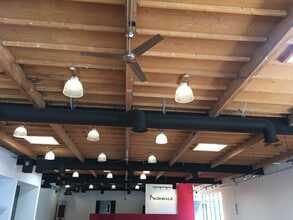 1920 Newport Blvd, Costa Mesa, CA à louer Photo intérieure– Image 1 sur 4