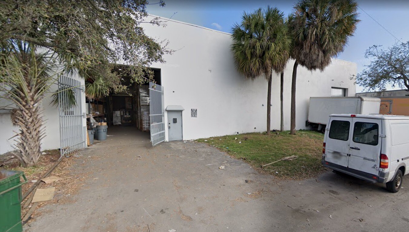 806 NW 8th Ave, Fort Lauderdale, FL à louer Photo principale– Image 1 sur 3