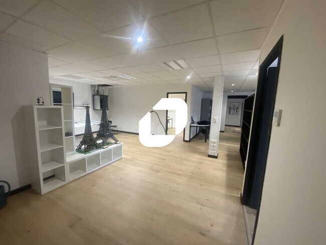 Plus de détails pour Bureau à louer
