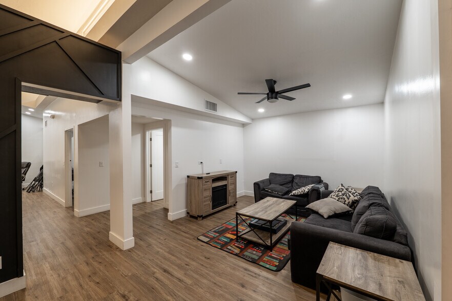 3616 Broadway Ave, Fort Myers, FL à vendre - Photo de l’immeuble – Image 2 sur 24