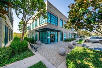 9150 Irvine Center Dr, Irvine, CA à louer Photo intérieure– Image 2 sur 10