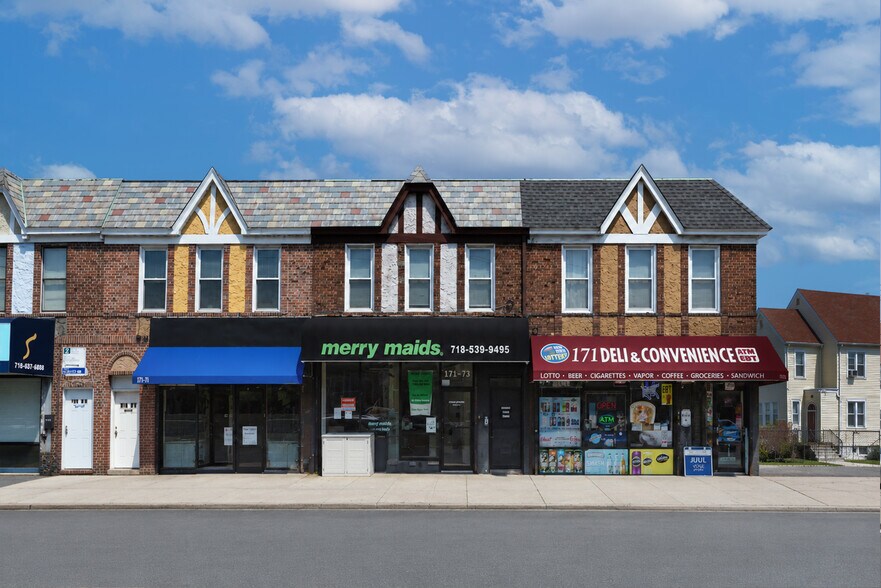 17173 46th Ave, Flushing, NY à vendre - Photo principale – Image 1 sur 11
