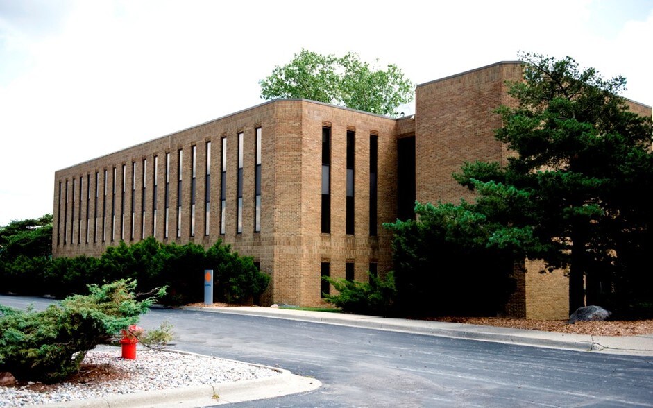 3131-3135 S State St, Ann Arbor, MI à louer - Photo de l’immeuble – Image 1 sur 5