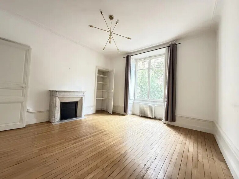 Bureau dans Nantes à louer - Photo de l’immeuble – Image 2 sur 6