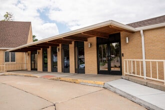 330 W Halleck St, Papillion, NE à louer Photo de l’immeuble– Image 2 sur 18