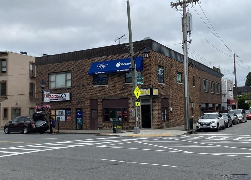77-79 E Main St, Elmsford, NY à louer - Photo de l’immeuble – Image 1 sur 5