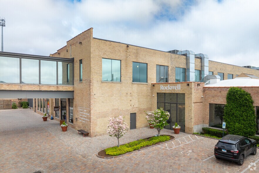 3057 N Rockwell St, Chicago, IL à louer - Photo de l’immeuble – Image 3 sur 23