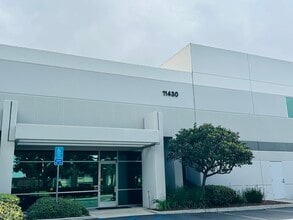 11410-11450 Knott Ave, Garden Grove, CA à louer Photo de l’immeuble– Image 2 sur 9