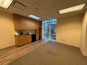 1725 N McGovern St, Highland Park, IL à louer Photo intérieure– Image 2 sur 8