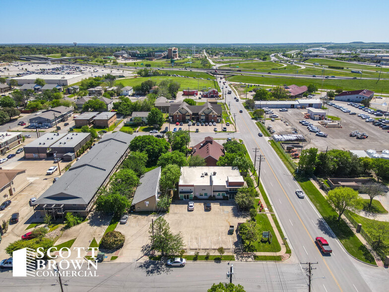 2535 Charlotte St, Denton, TX à louer - Photo de l’immeuble – Image 3 sur 15