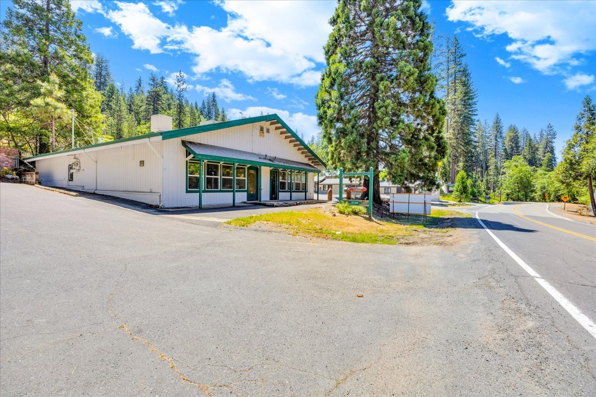 22709 Twain Harte Dr, Twain Harte, CA à vendre Photo de l’immeuble– Image 1 sur 42