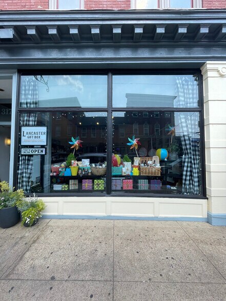 317 N Queen St, Lancaster, PA à louer - Photo de l’immeuble – Image 3 sur 5