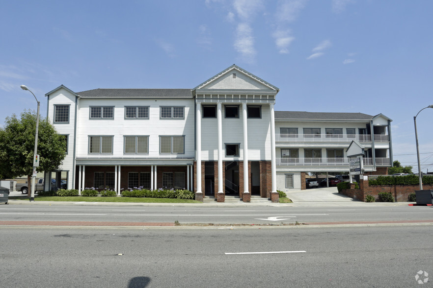420 N Montebello Blvd, Montebello, CA à louer - Photo de l’immeuble – Image 2 sur 2