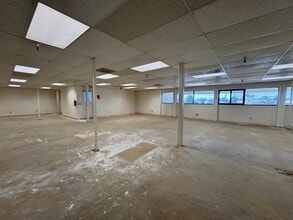 4300-4356 Caterpillar Rd, Redding, CA à vendre Photo intérieure– Image 2 sur 11