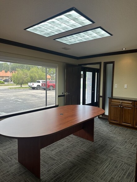 2505 Enterprise Rd, Clearwater, FL à louer - Photo de l’immeuble – Image 3 sur 7