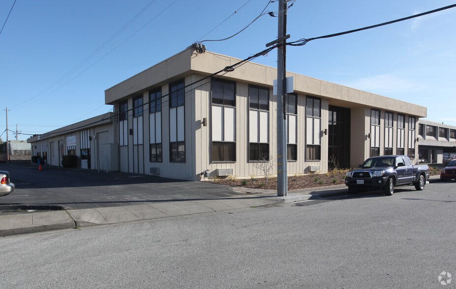 25 Edwards Ct, Burlingame, CA à louer - Photo de l’immeuble – Image 2 sur 4