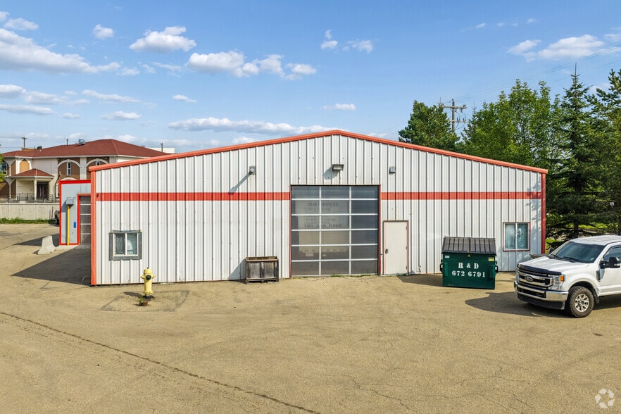 5550 53rd Ave NW, Edmonton, AB à vendre - Photo principale – Image 2 sur 4