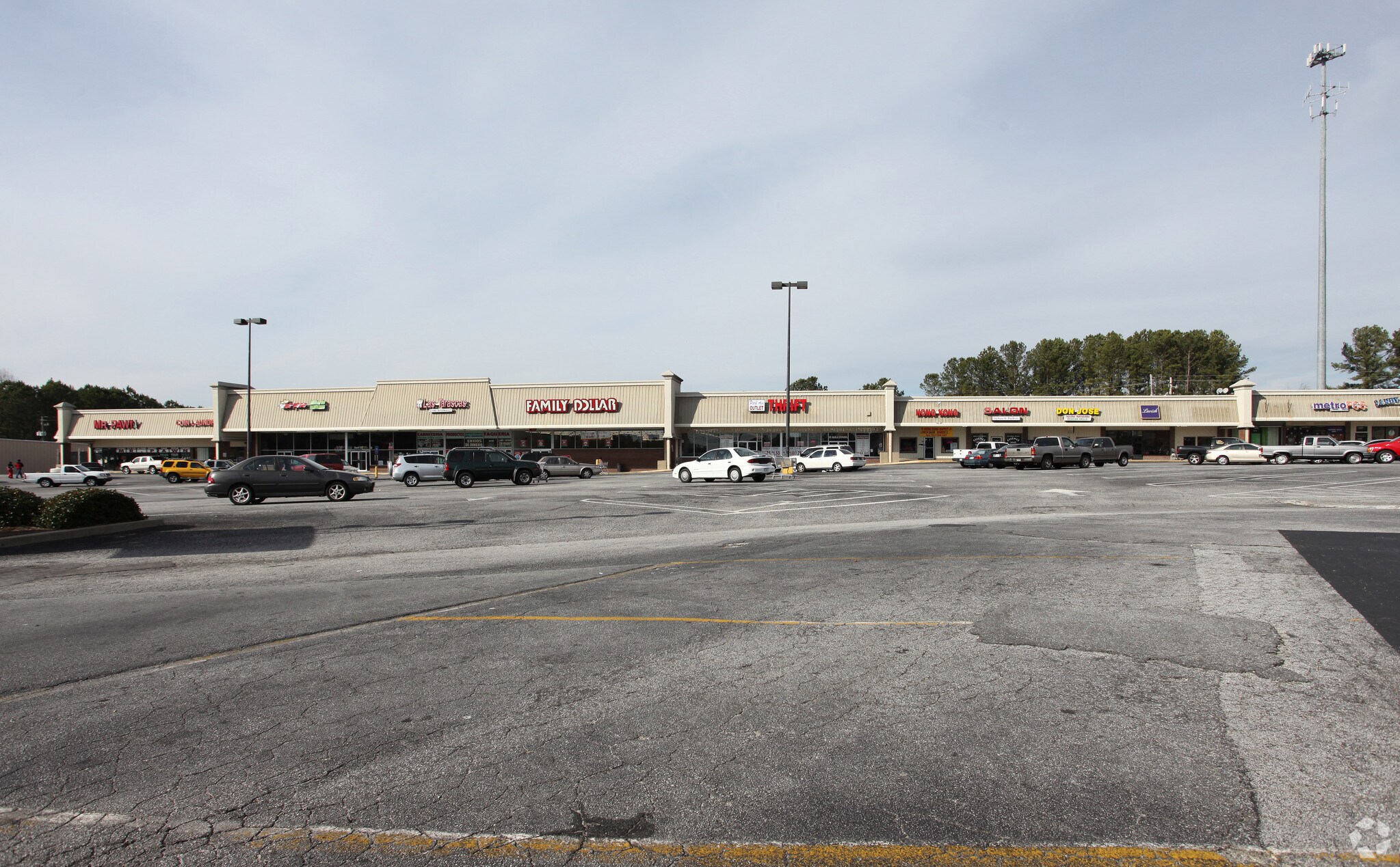2349 Lawrenceville Hwy, Lawrenceville, GA à louer Photo principale– Image 1 sur 4
