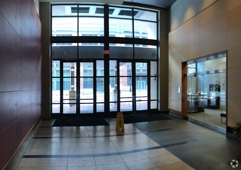 125-155 W Nationwide Blvd, Columbus, OH à louer - Hall d’entrée – Image 3 sur 9