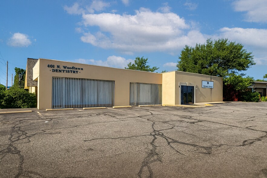 401 N Woodlawn St, Wichita, KS à vendre - Photo de l’immeuble – Image 2 sur 4