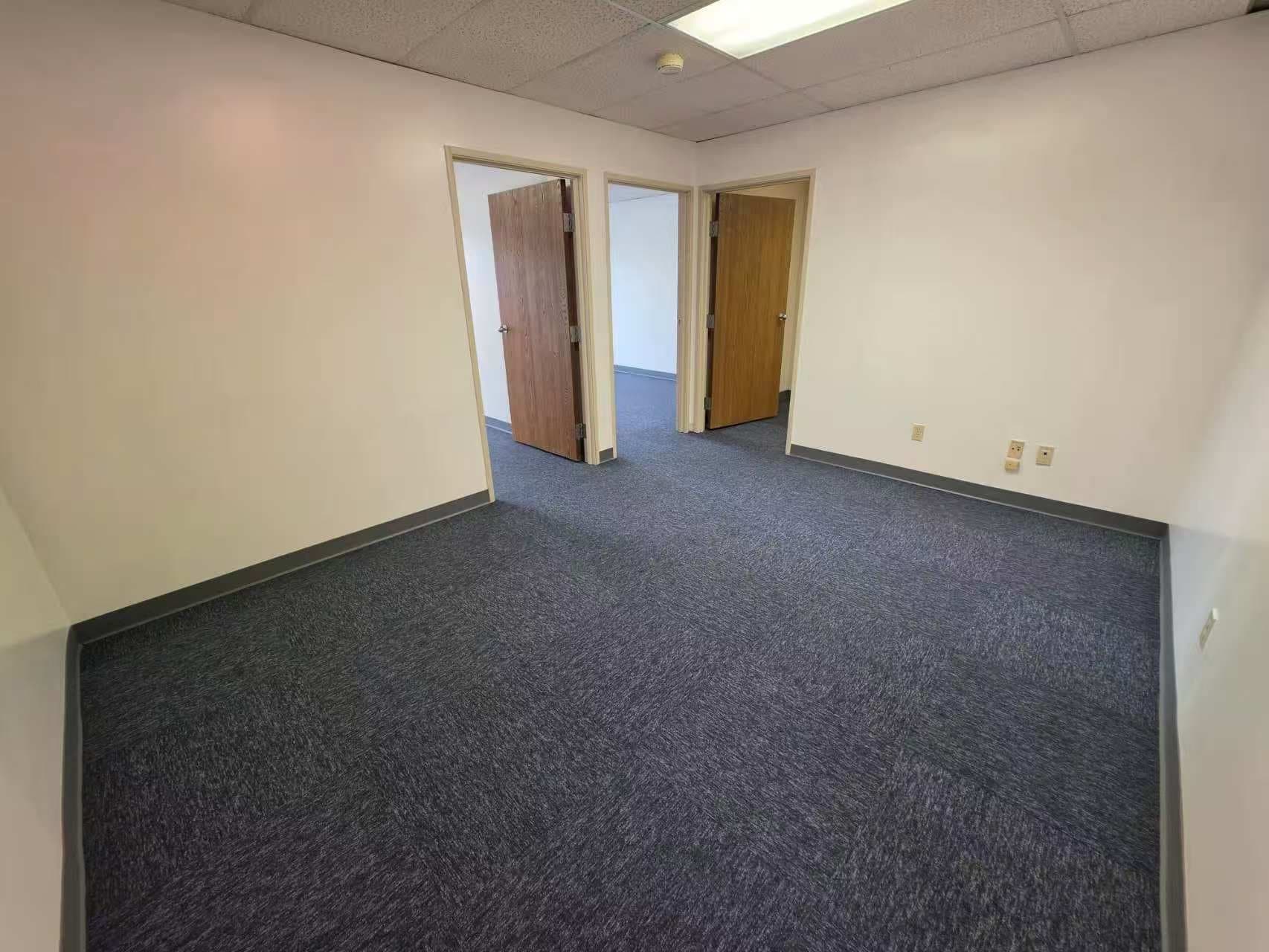 33595 Bainbridge Rd, Solon, OH à louer Photo intérieure– Image 1 sur 4