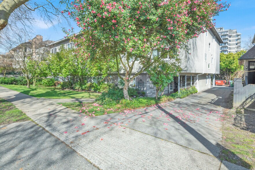 3719 W 8th Av, Vancouver, BC à vendre - Photo de l’immeuble – Image 2 sur 50