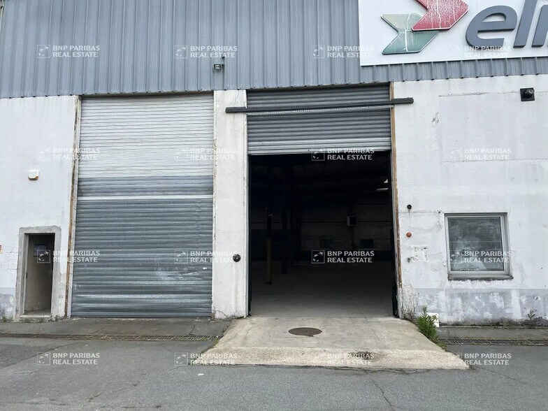 Local d’activités dans Plaisir à louer - Photo de l’immeuble – Image 3 sur 15