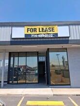 1203-1241 E Charleston Blvd, Las Vegas, NV à louer Photo de l’immeuble– Image 1 sur 5