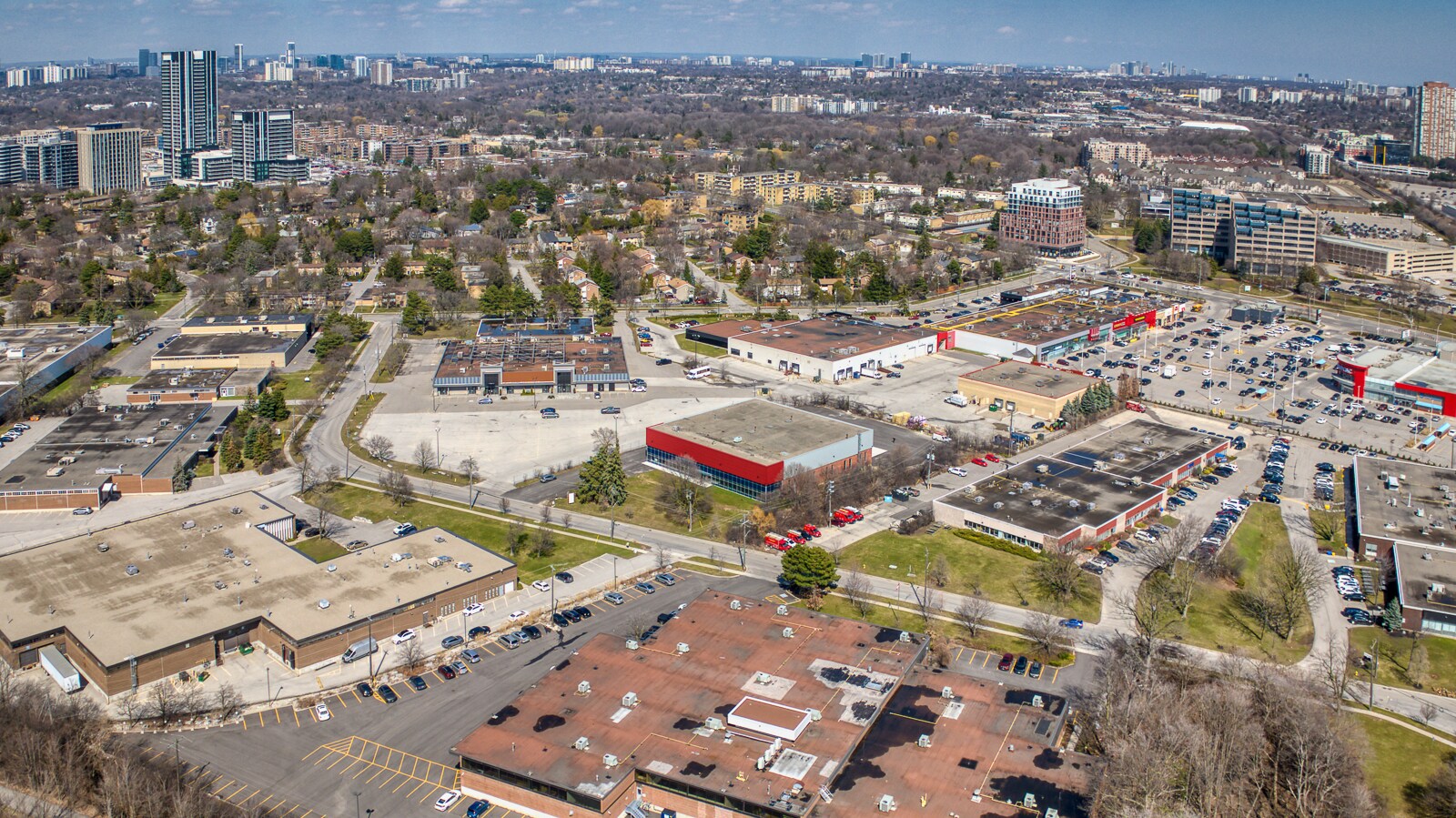 35-37 Prince Andrew Pl, Toronto, ON à louer Photo de l’immeuble– Image 1 sur 4