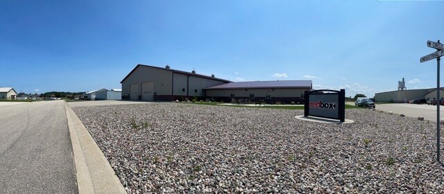 170 W Circle Dr, Saint Charles, MN à louer - Photo principale – Image 1 sur 61