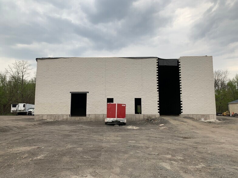 2260 Sans Souci Pky, Hanover Township, PA à louer - Photo de l’immeuble – Image 1 sur 1