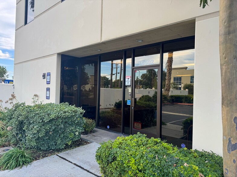 14502 Central Ave, Chino, CA à louer - Photo de l’immeuble – Image 2 sur 2