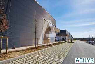 Plus de détails pour Local d'activités à louer