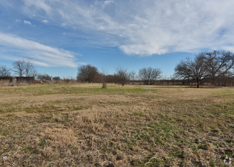 105 Westport Pky, Haslet, TX à vendre - Photo principale – Image 1 sur 4