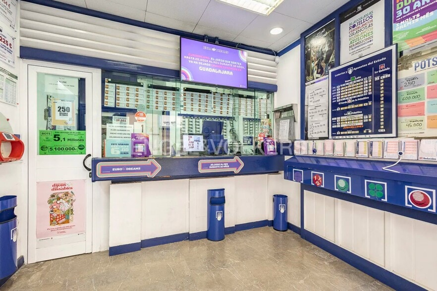 Immeuble residentiel dans Tarragona, Tarragona à vendre - Photo intérieure – Image 2 sur 9