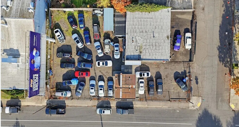 9321 SE Stark St, Portland, OR à vendre - Photo de l’immeuble – Image 2 sur 20