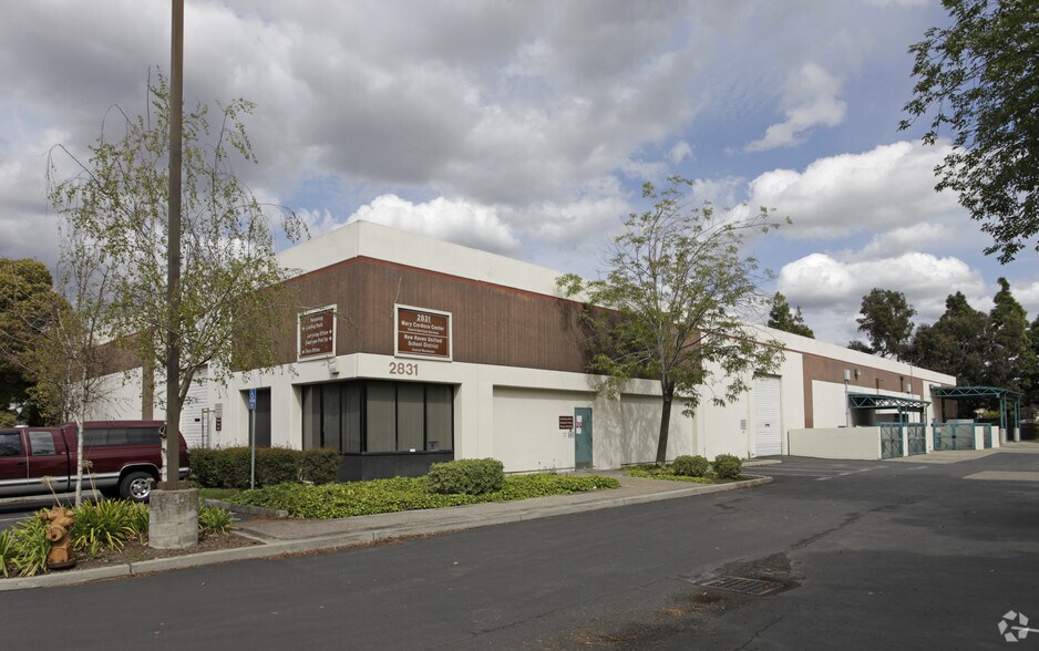 2831 Faber St, Union City, CA à louer - Photo principale – Image 1 sur 6