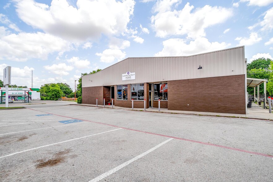 2606 Hemphill St, Fort Worth, TX à vendre - Photo de l’immeuble – Image 2 sur 42