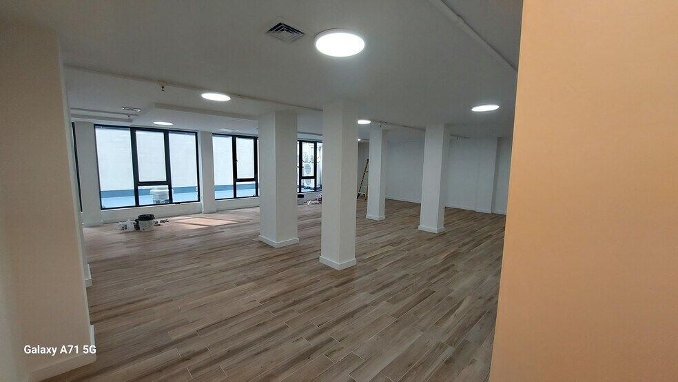 4134 45th St, Sunnyside, NY à louer - Photo de l’immeuble – Image 1 sur 6