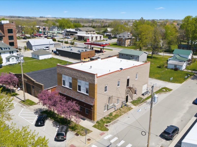 230 S Dubuque St, Solon, IA à vendre Photo principale– Image 1 sur 19