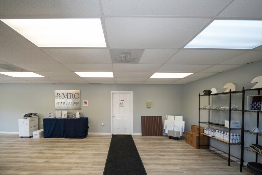 25451 Fortran Rd, Punta Gorda, FL à vendre - Photo de l’immeuble – Image 3 sur 45