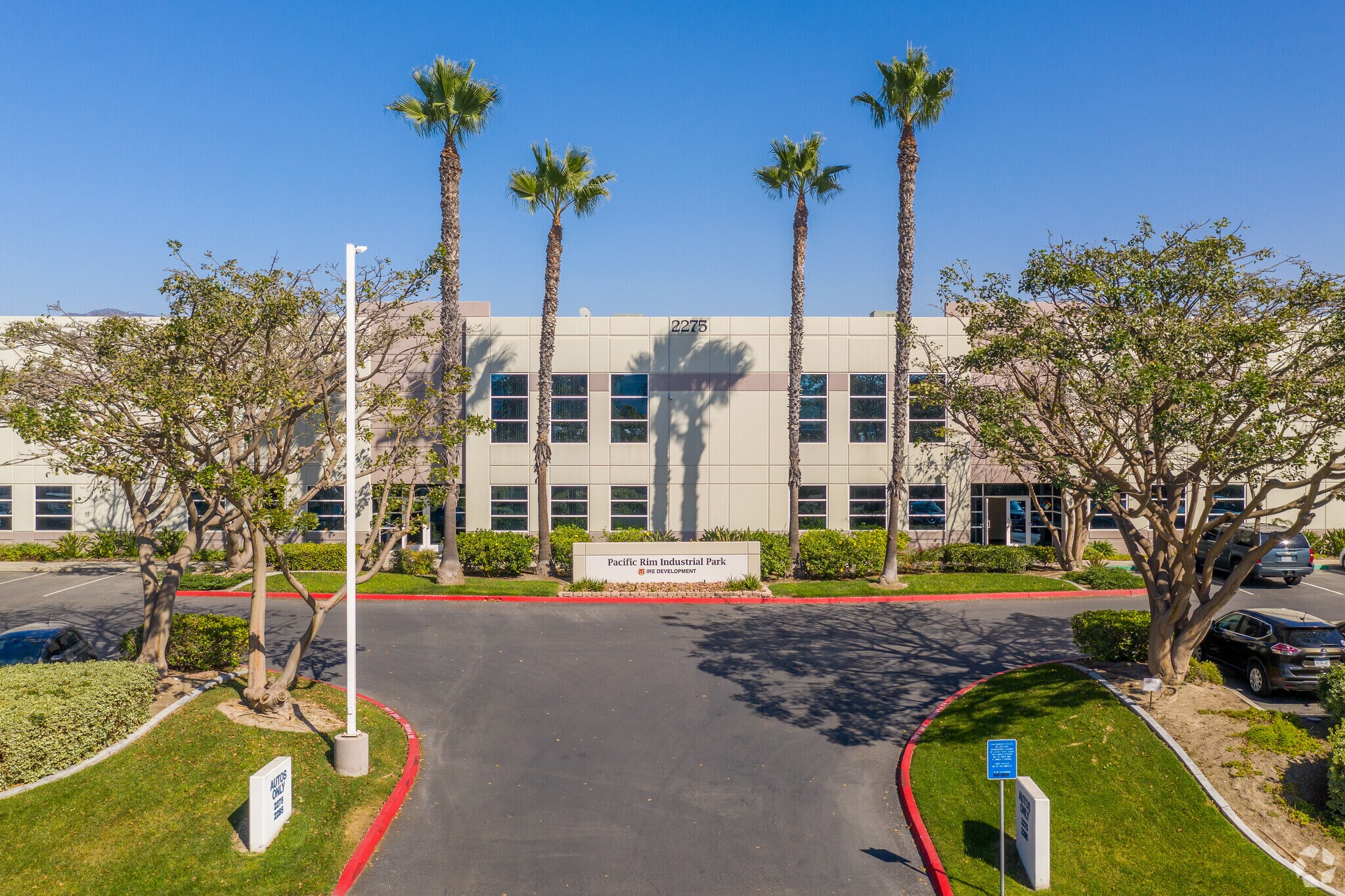 2275 Michael Faraday Dr, San Diego, CA à louer Photo de l’immeuble– Image 1 sur 7