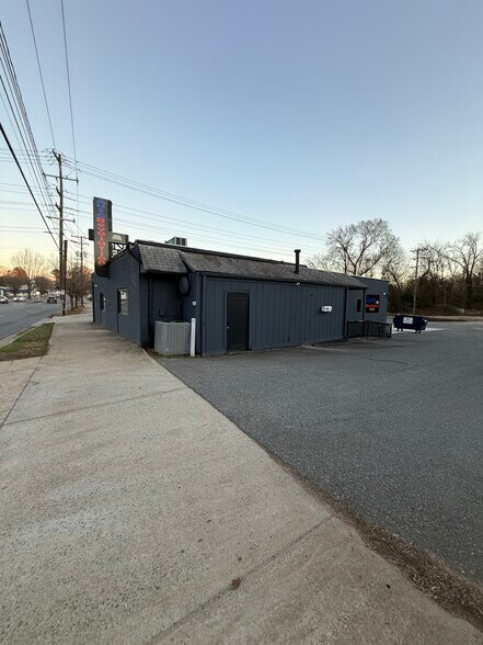 2906 Central Ave, Charlotte, NC à louer - Photo de l’immeuble – Image 2 sur 15