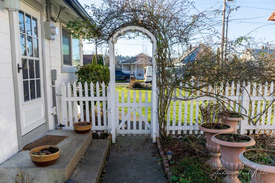 436 Wells Ave N, Renton, WA à vendre - Photo de l’immeuble – Image 3 sur 15