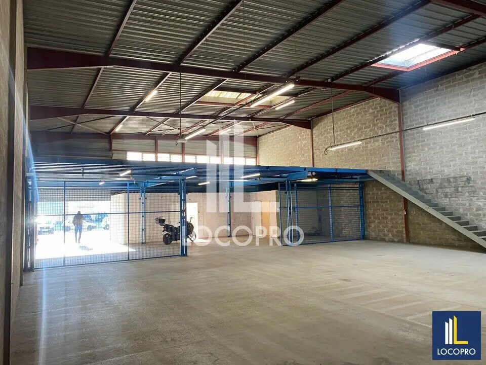 Local d’activités dans Carros à louer Photo intérieure– Image 1 sur 5